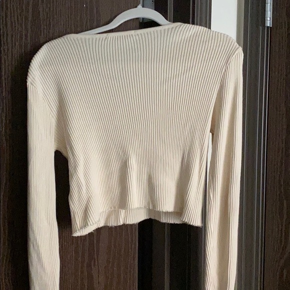 white cropped tee - Picture 2 of 3